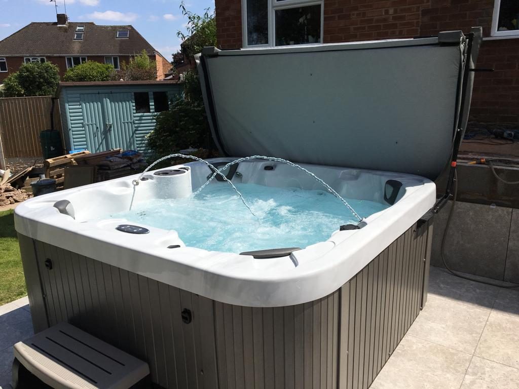 Regency Prince Hot Tub