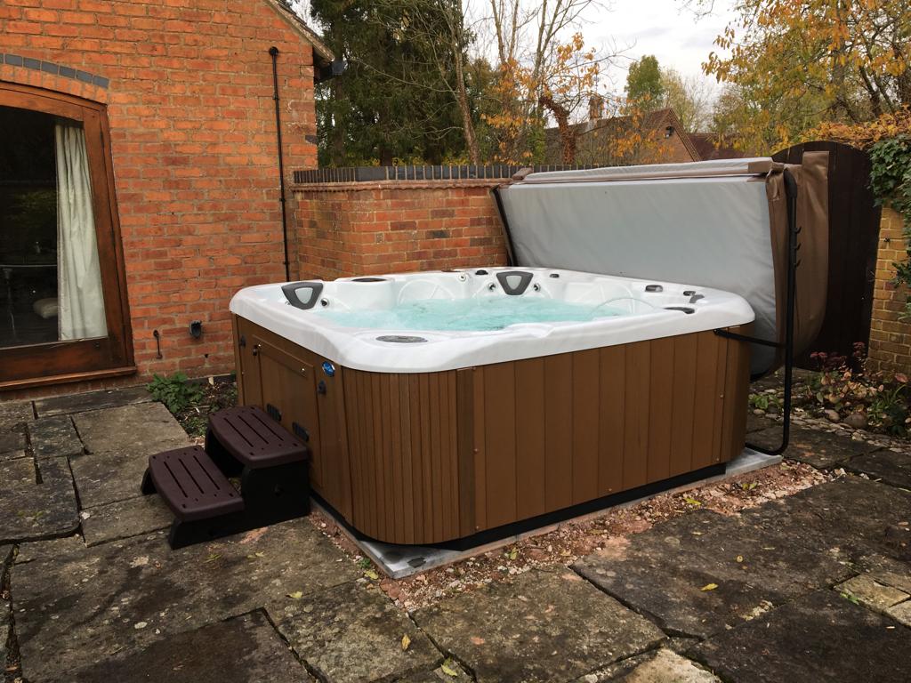 Coast Spas Classic Apex Hot Tub